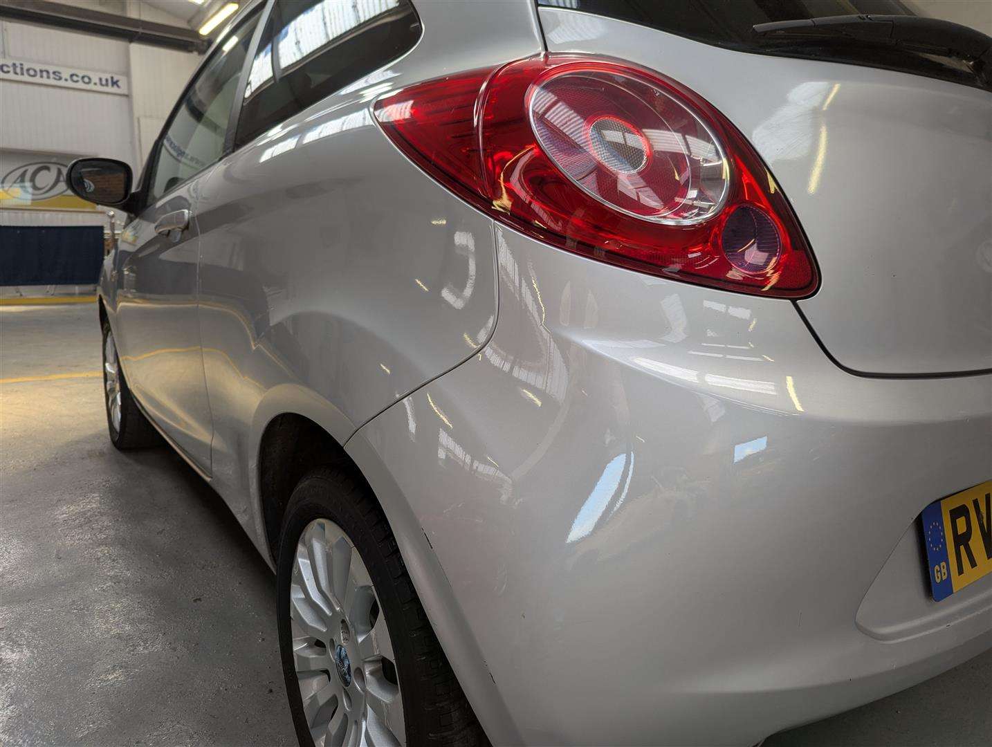 <p>2010 FORD KA ZETEC</p>