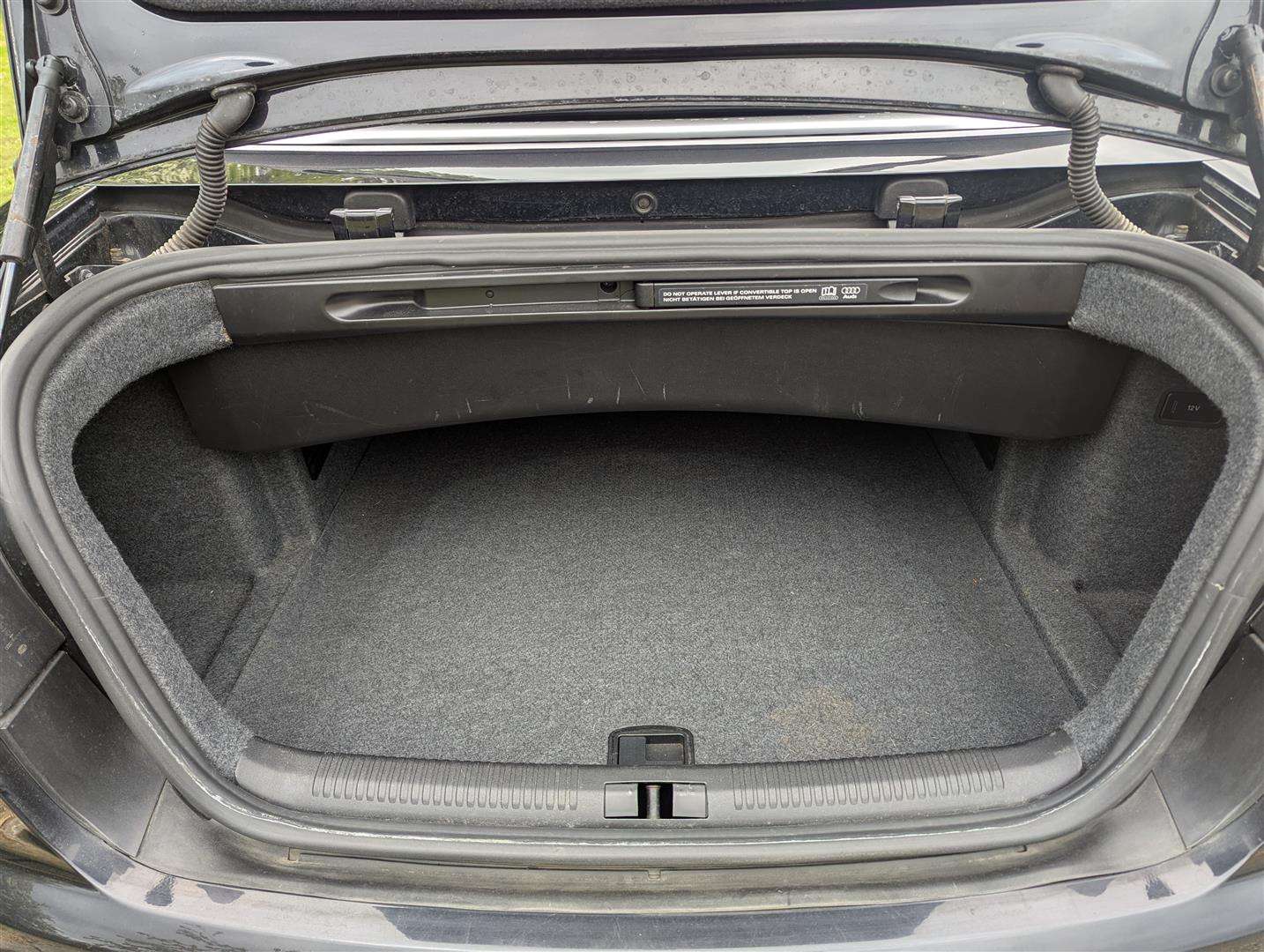 <p>2005 AUDI S4 QUATTRO CABRIOLET AUTO</p>