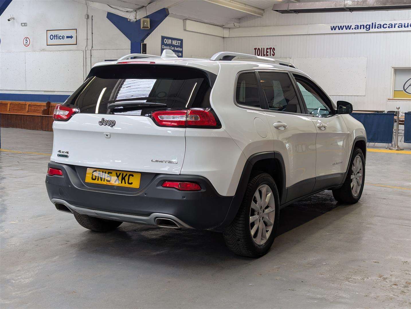 <p>2015 JEEP CHEROKEE LIMITED M-JET 4X</p>