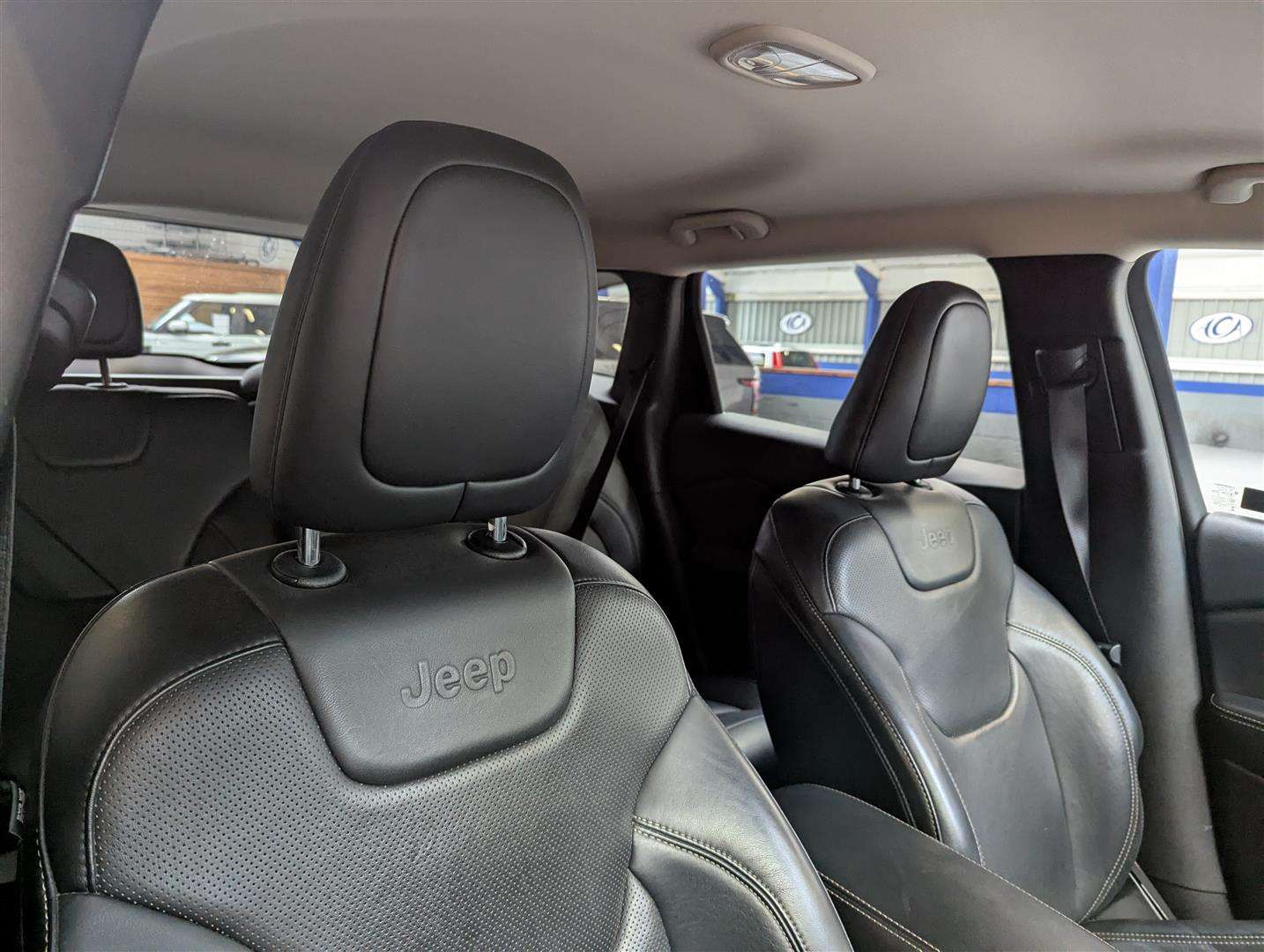 <p>2015 JEEP CHEROKEE LIMITED M-JET 4X</p>