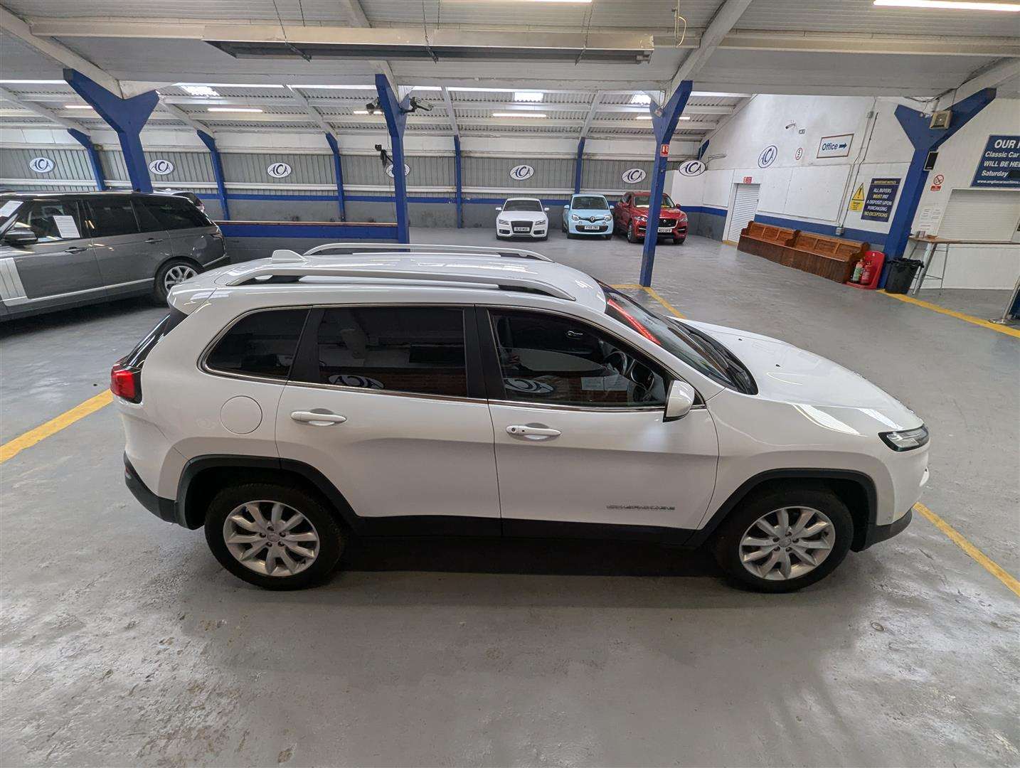 <p>2015 JEEP CHEROKEE LIMITED M-JET 4X</p>