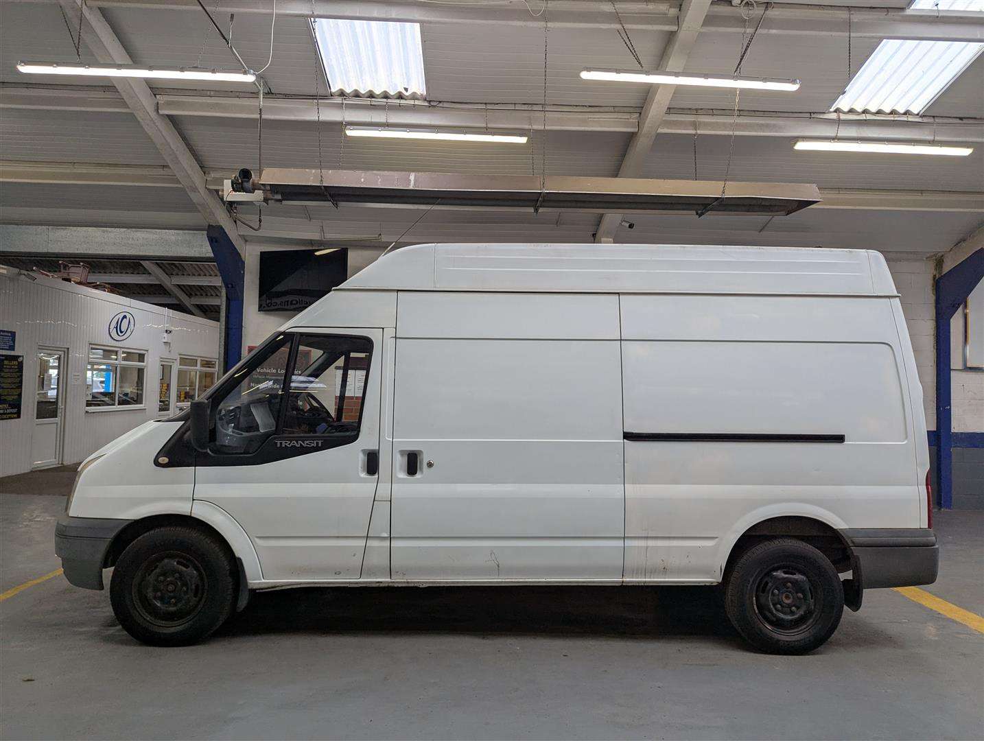 <p>2007 FORD TRANSIT 115 T350L RWD DAY VAN CONVERSION</p>