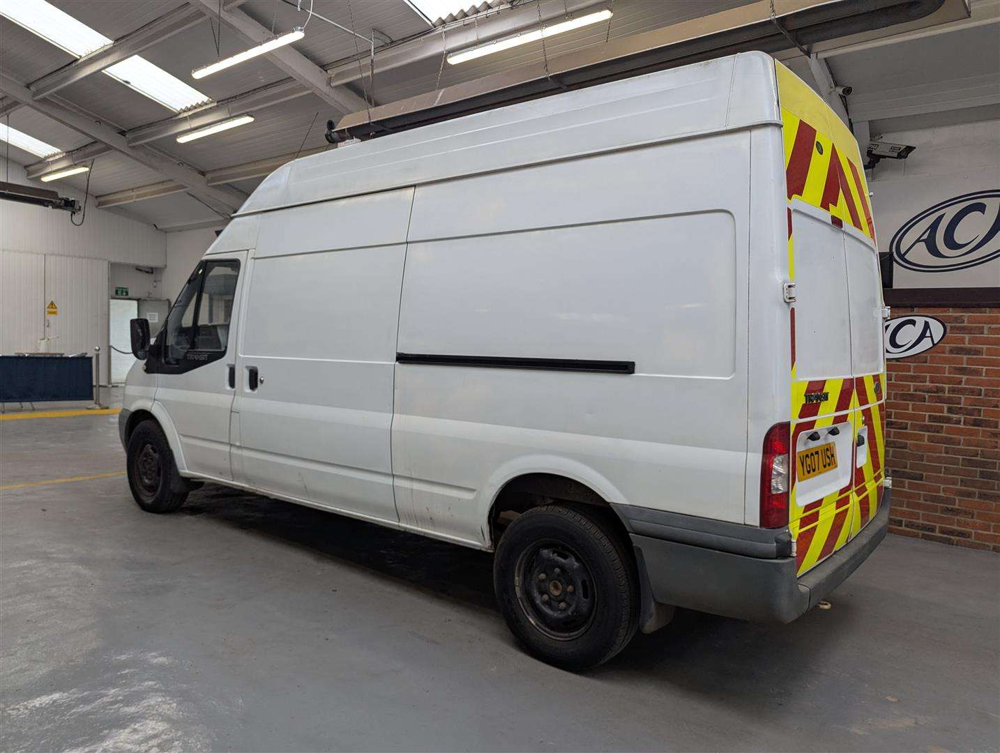 <p>2007 FORD TRANSIT 115 T350L RWD DAY VAN CONVERSION</p>