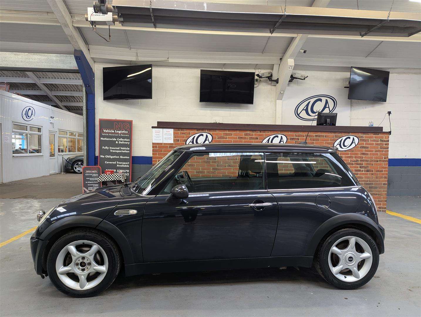<p>2005 MINI MINI ONE</p>