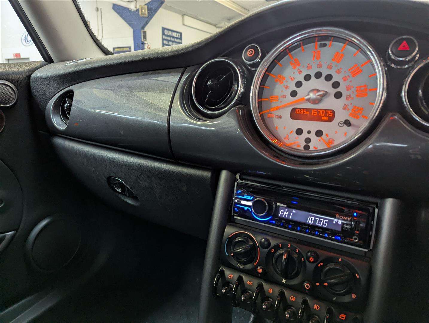 <p>2005 MINI MINI ONE</p>