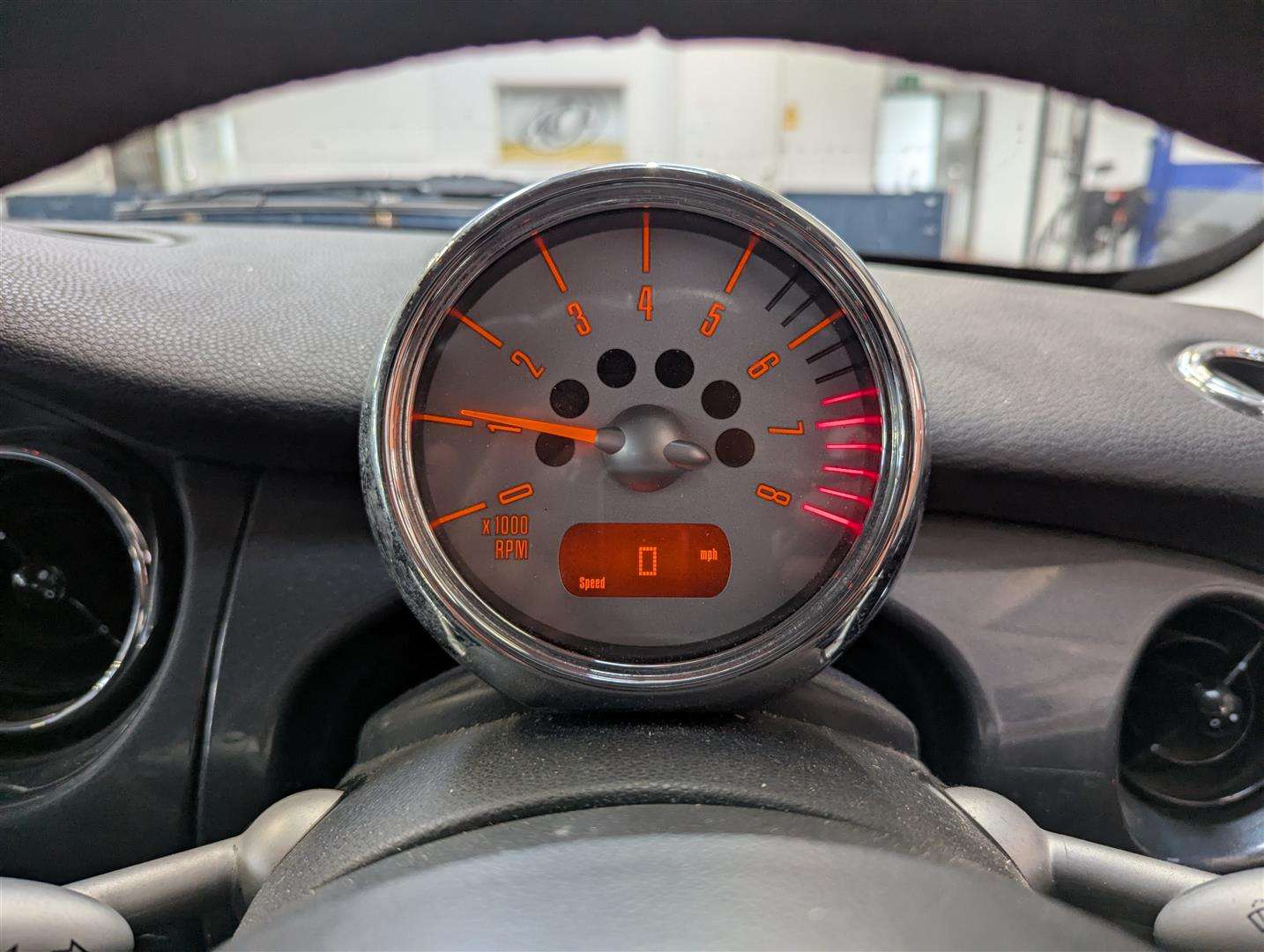 <p>2005 MINI MINI ONE</p>