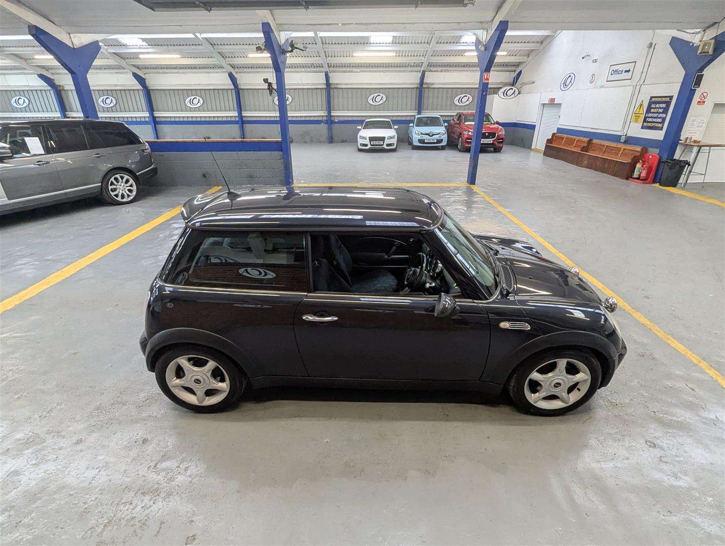 <p>2005 MINI MINI ONE</p>