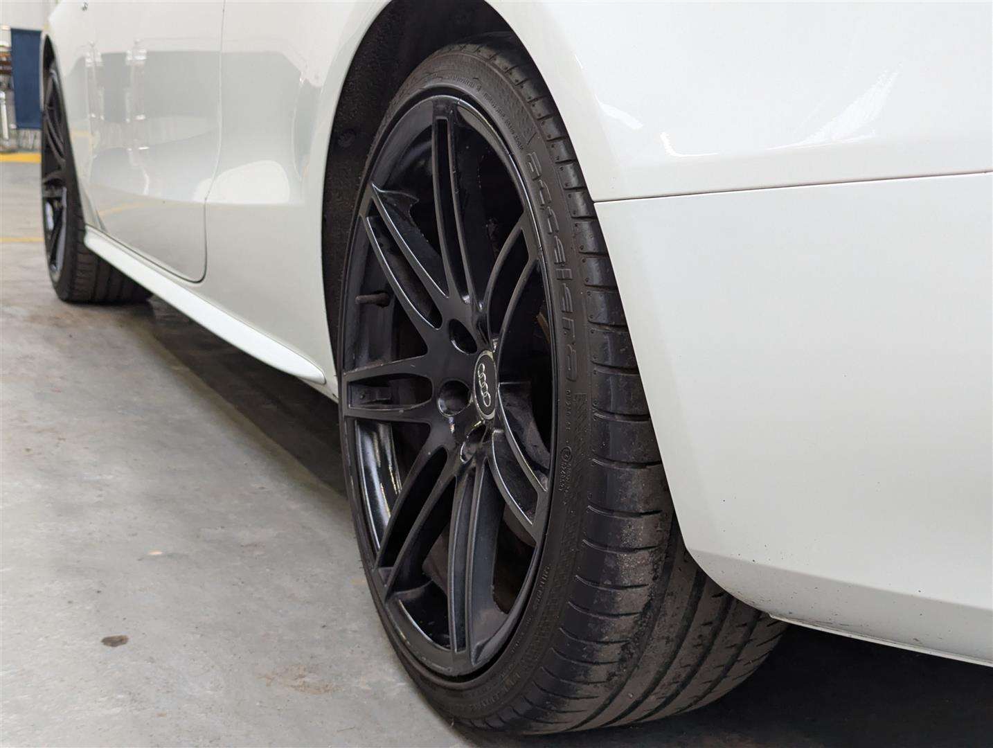 <p>2010 AUDI A5 S5 FSI QUATTRO S-A</p>