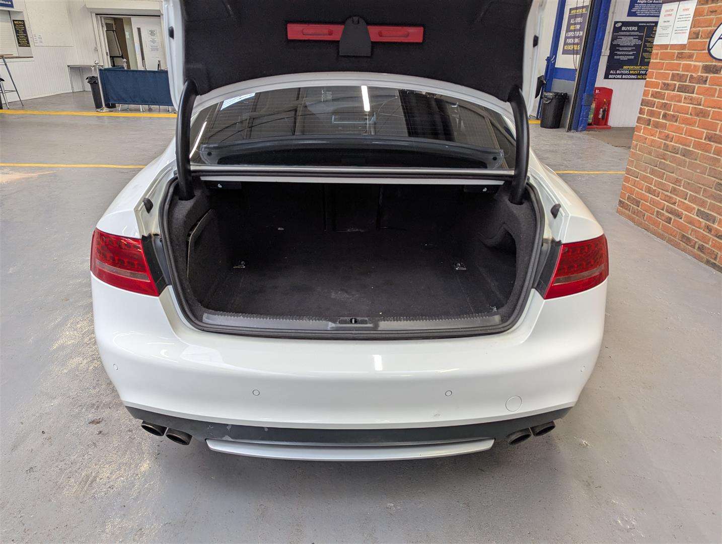 <p>2010 AUDI A5 S5 FSI QUATTRO S-A</p>