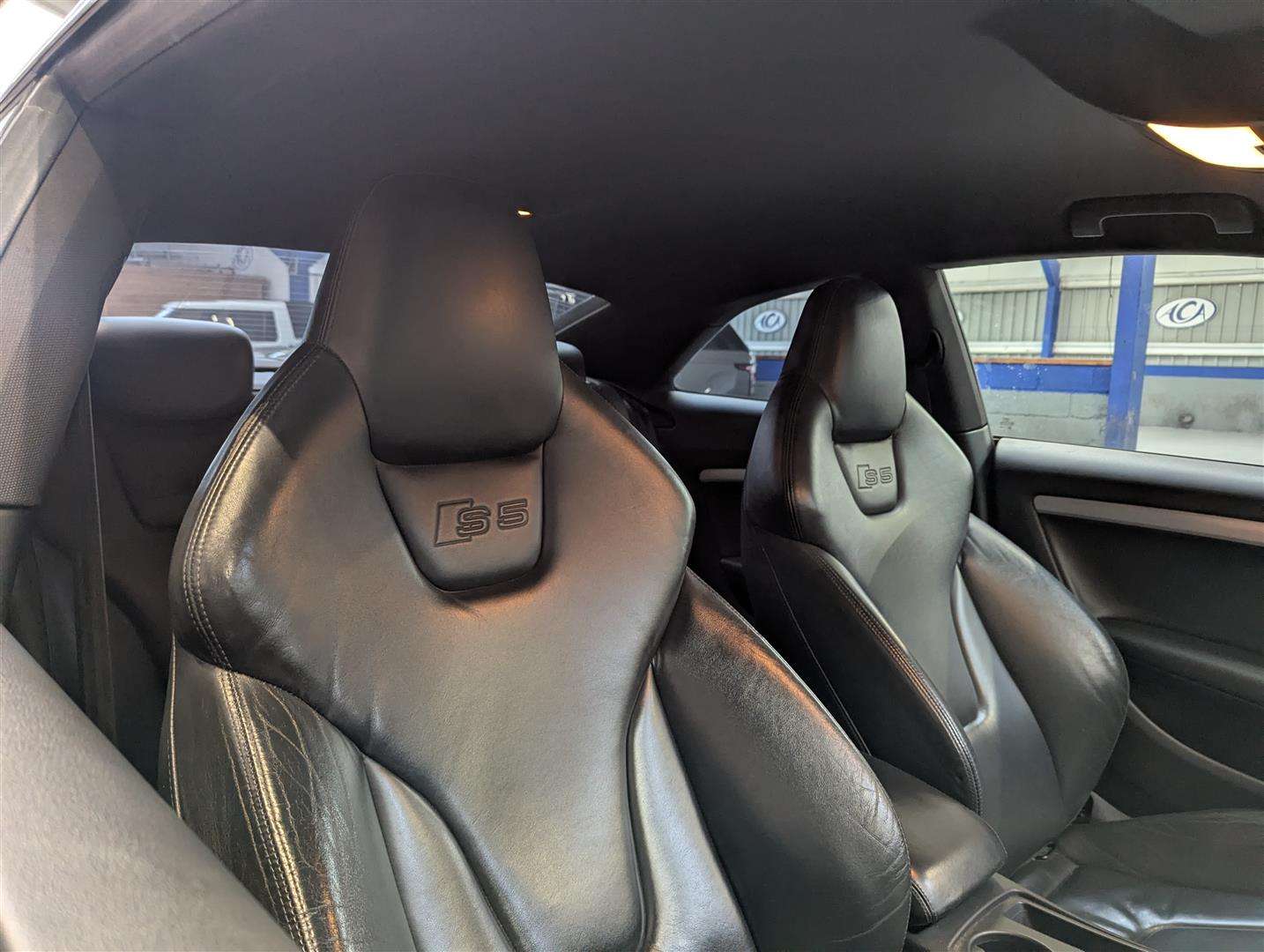 <p>2010 AUDI A5 S5 FSI QUATTRO S-A</p>