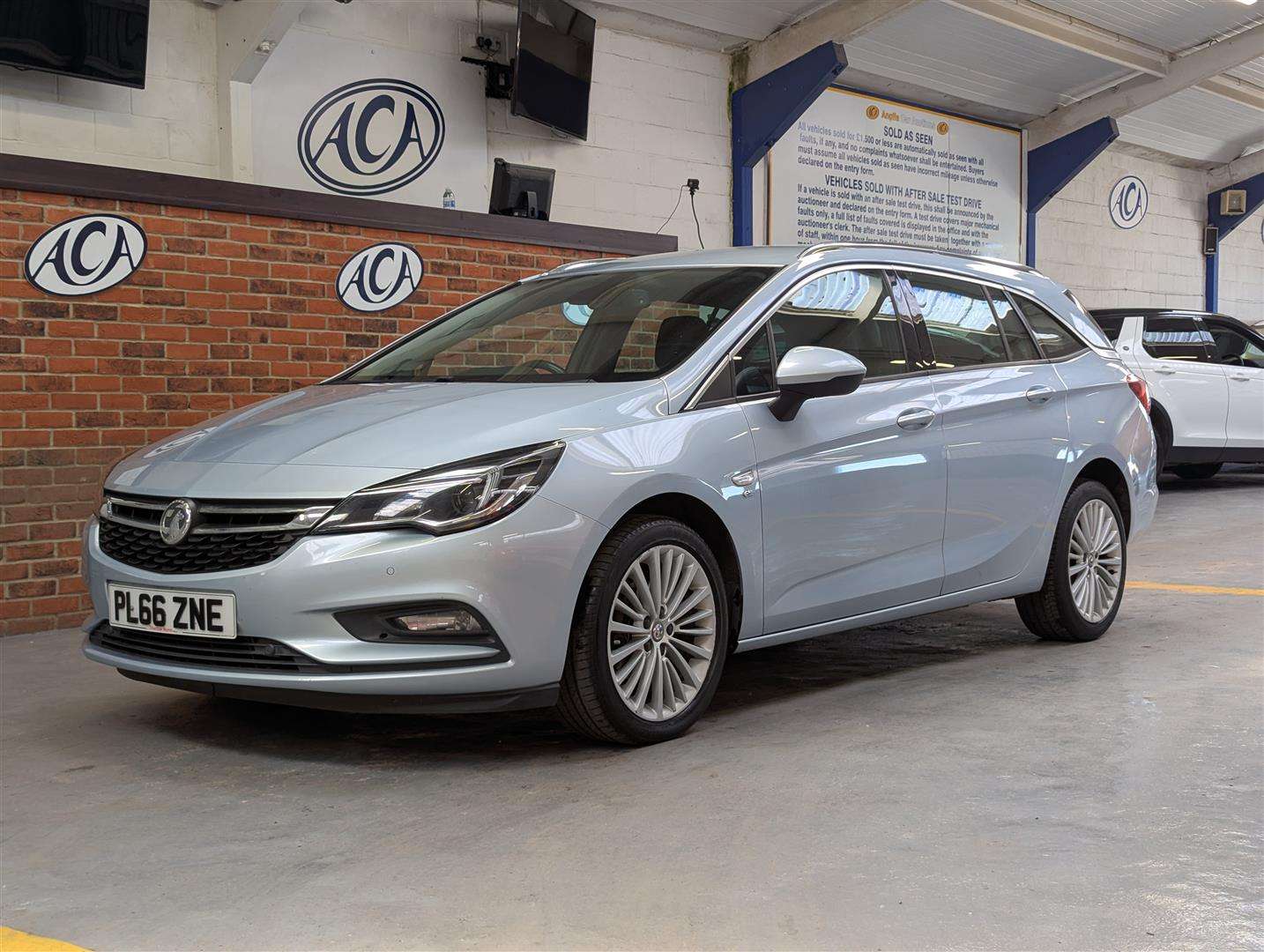 <p>2017 VAUXHALL ASTRA ELITE NAV</p>