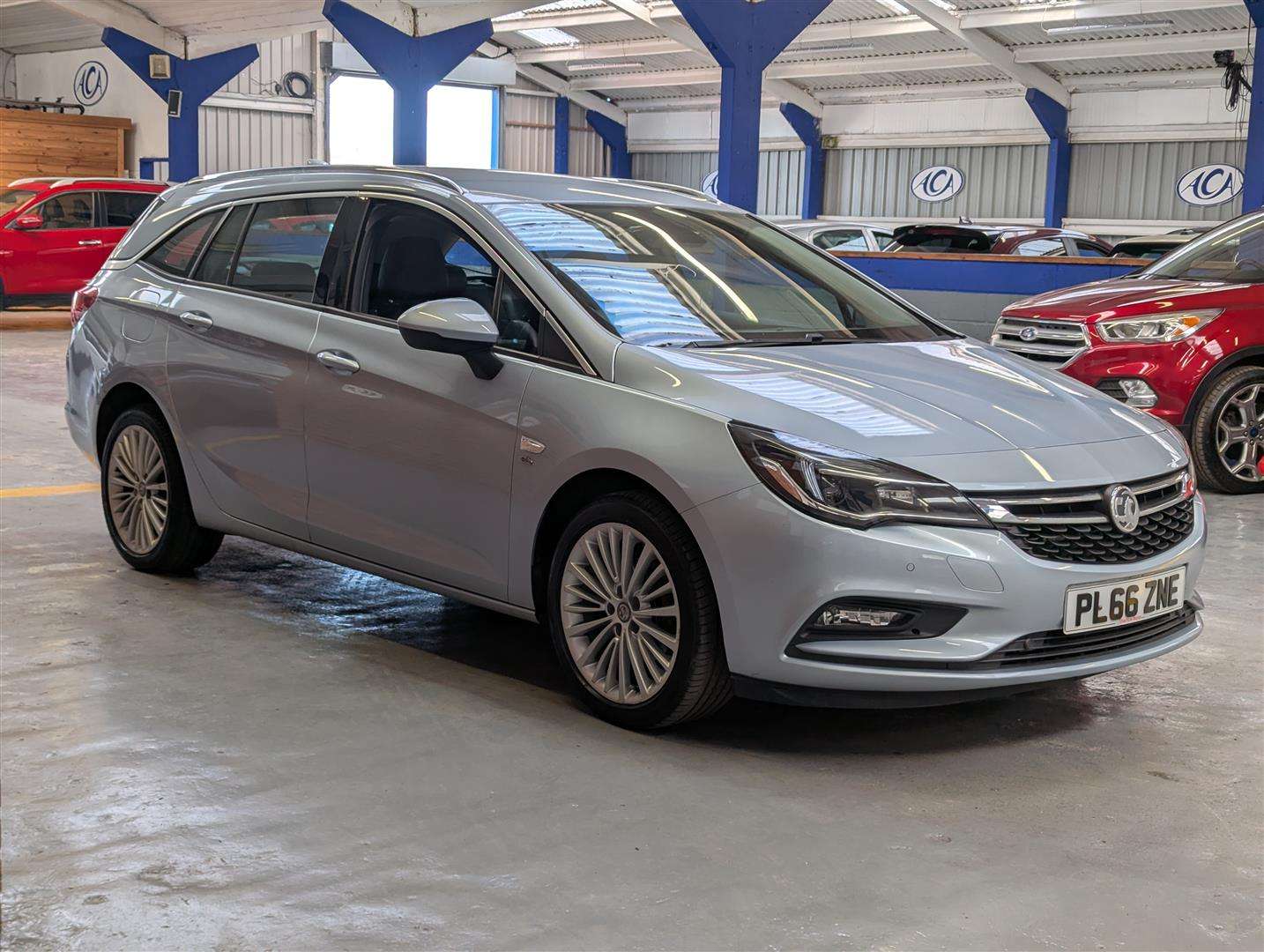 <p>2017 VAUXHALL ASTRA ELITE NAV</p>