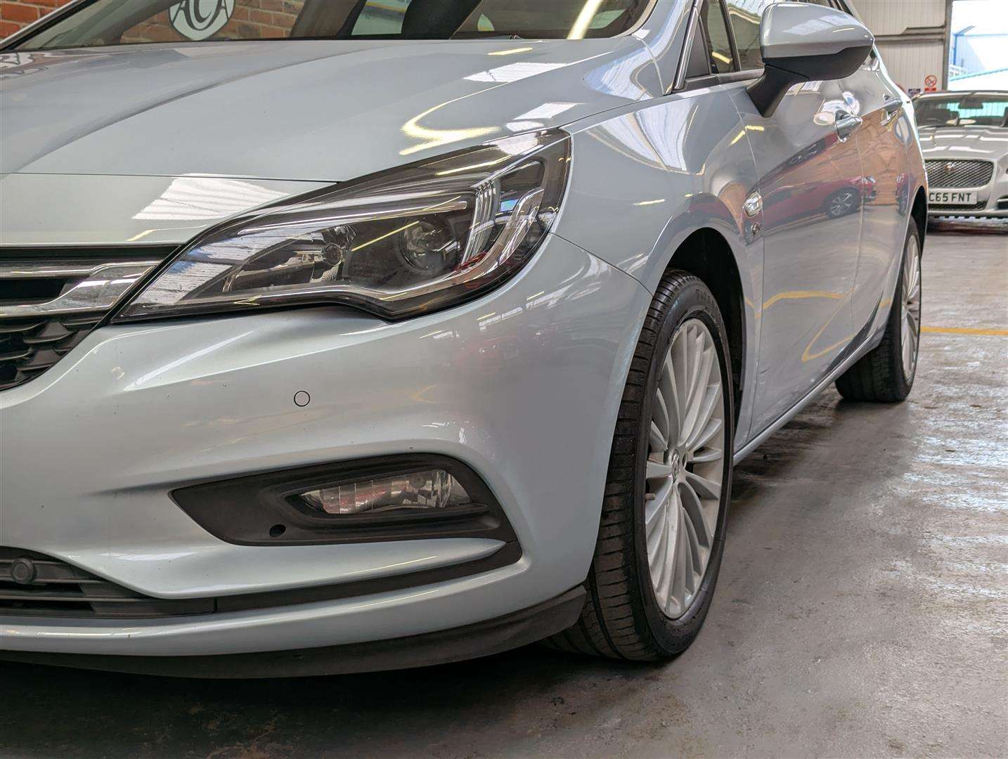 <p>2017 VAUXHALL ASTRA ELITE NAV</p>