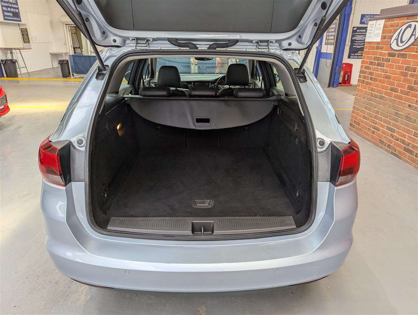 <p>2017 VAUXHALL ASTRA ELITE NAV</p>