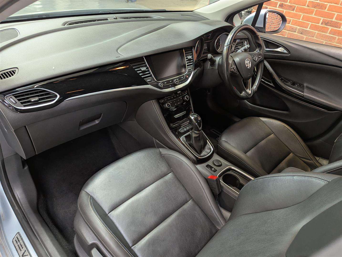 <p>2017 VAUXHALL ASTRA ELITE NAV</p>