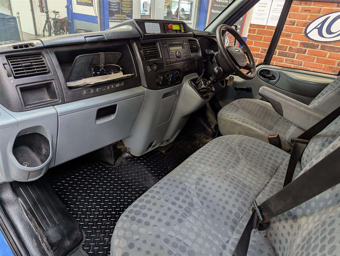 <p>2008 FORD TRANSIT 115 T350L D/C RWD</p>