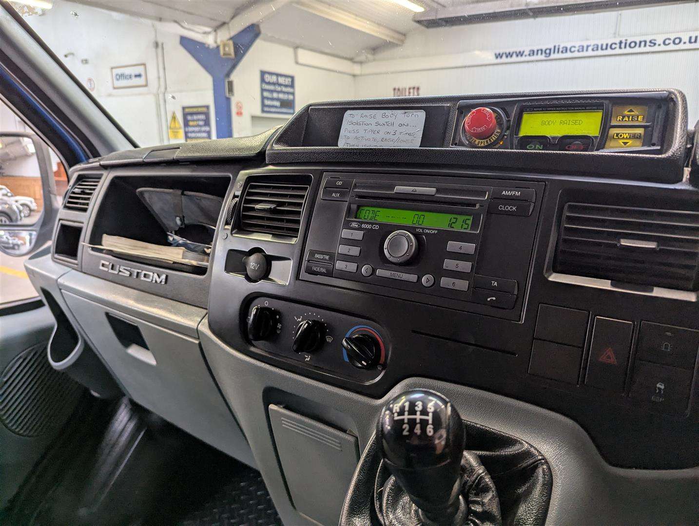 <p>2008 FORD TRANSIT 115 T350L D/C RWD</p>