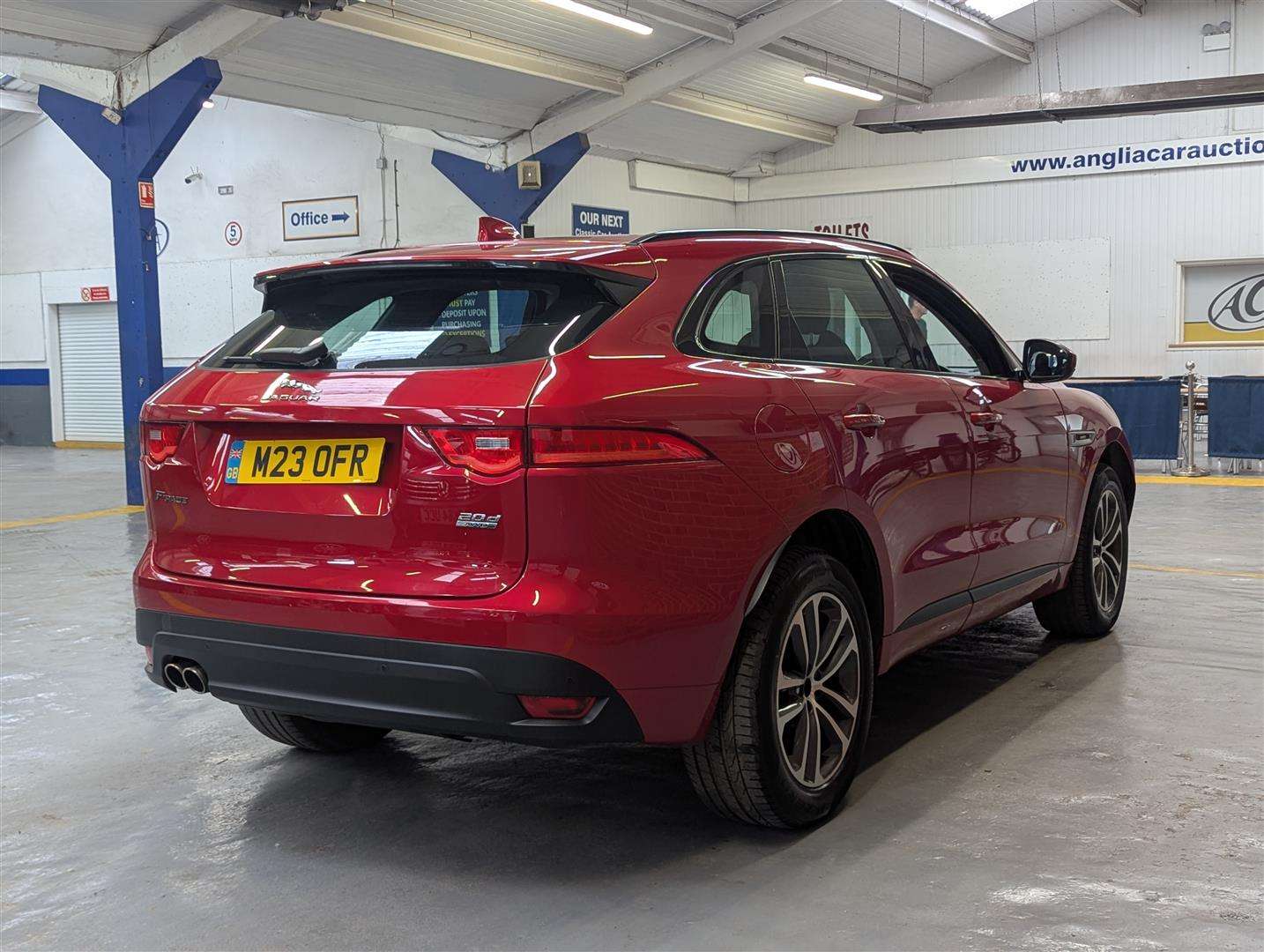 <p>2016 JAGUAR F-PACE R-SPORT AWD D</p>