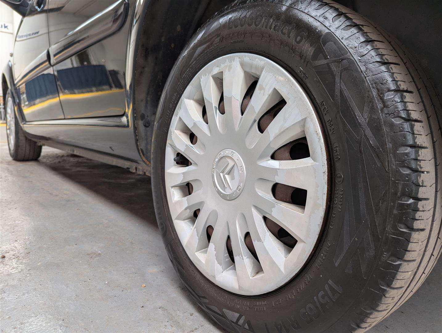 <p>2006 CITROEN C3 DESIRE</p>