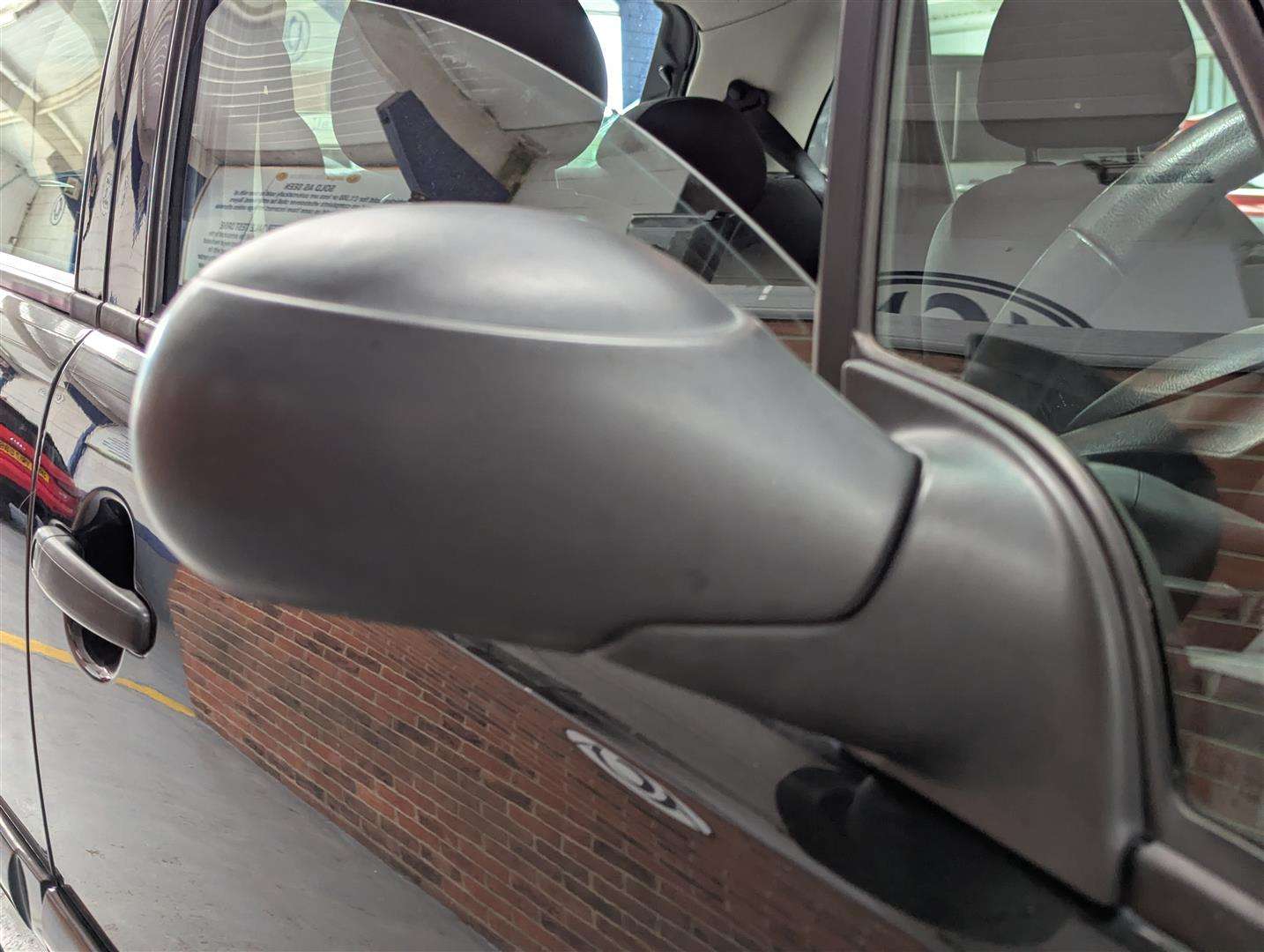 <p>2006 CITROEN C3 DESIRE</p>