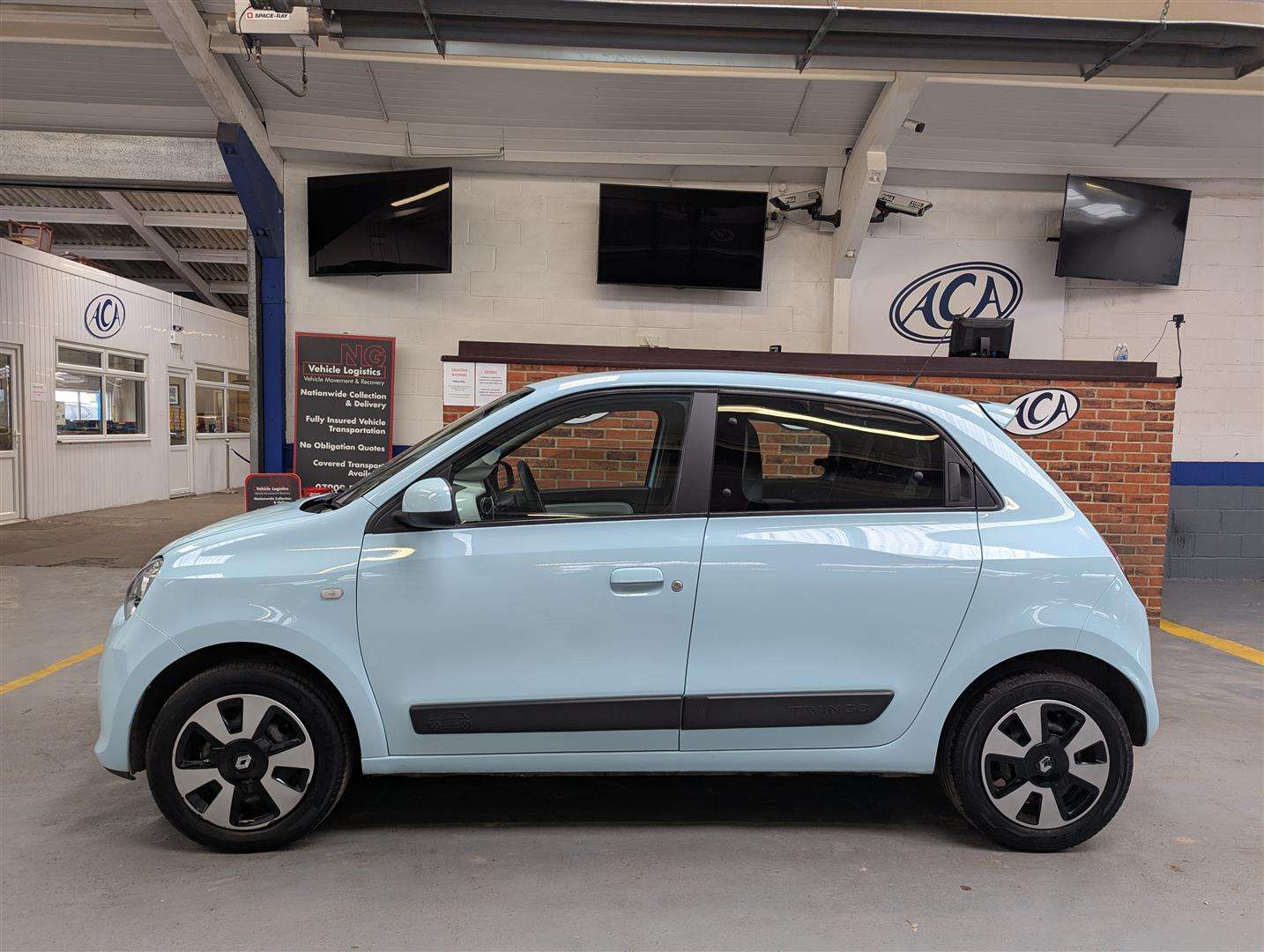 <p>2016 RENAULT TWINGO PLAY SCE</p>
