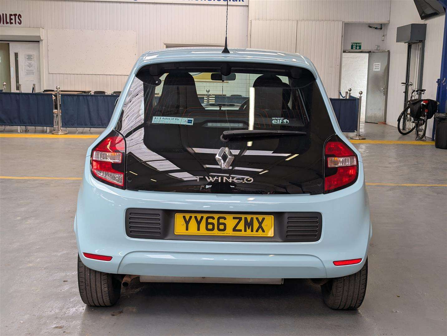 <p>2016 RENAULT TWINGO PLAY SCE</p>
