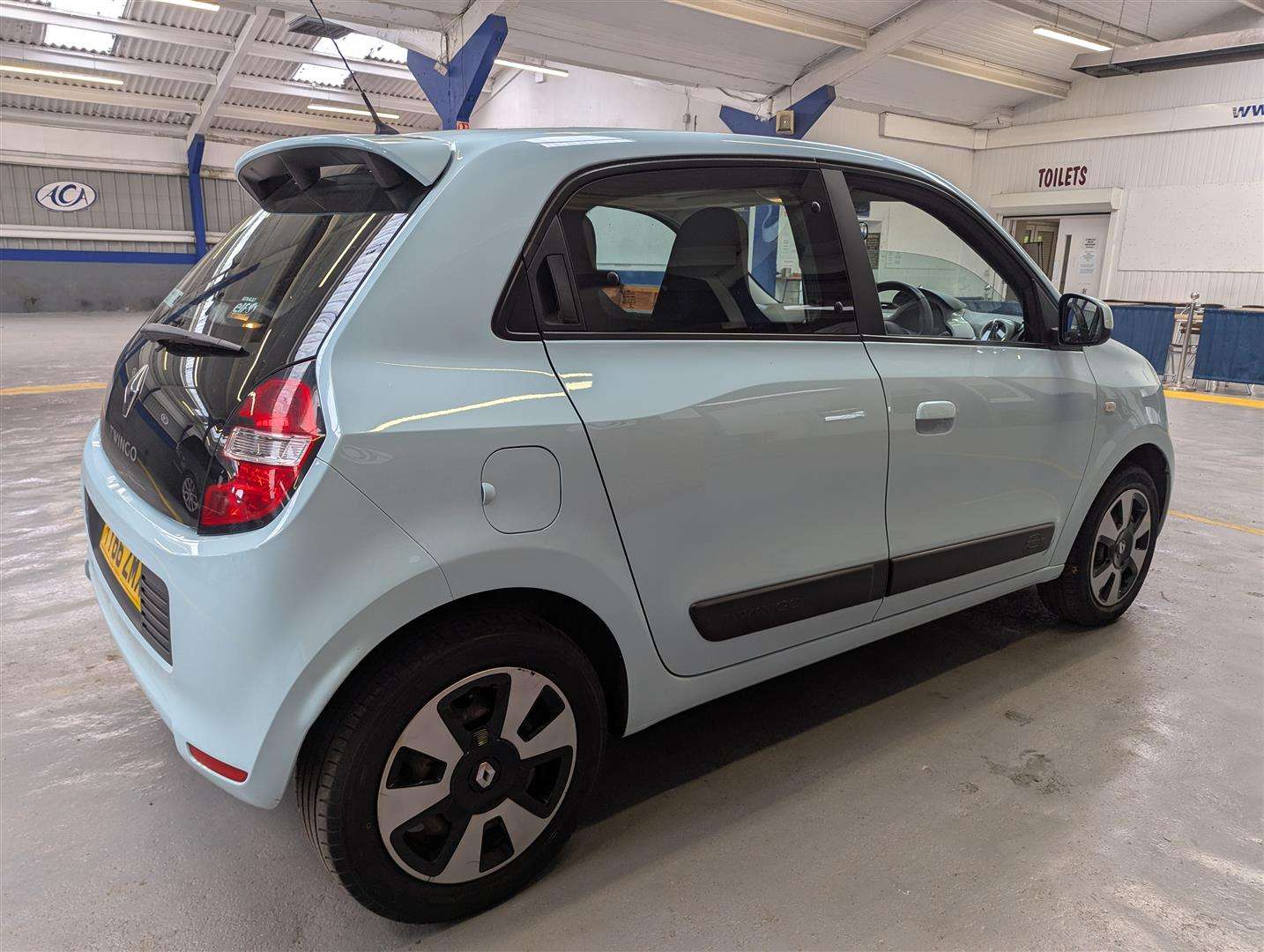 <p>2016 RENAULT TWINGO PLAY SCE</p>