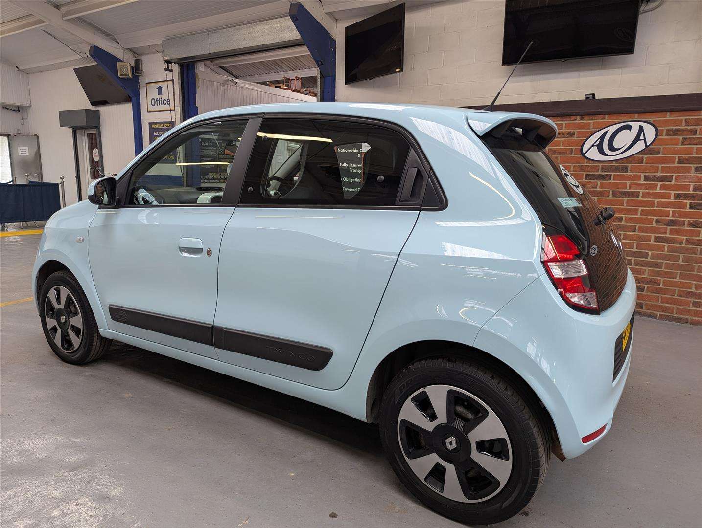 <p>2016 RENAULT TWINGO PLAY SCE</p>