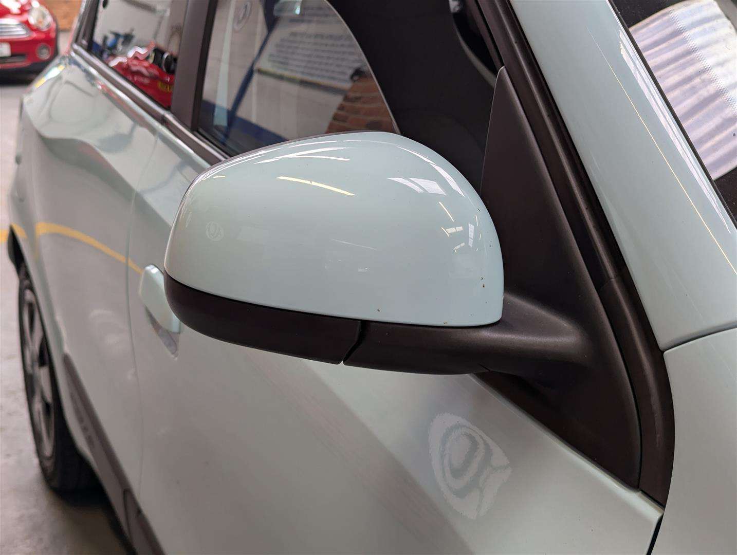 <p>2016 RENAULT TWINGO PLAY SCE</p>