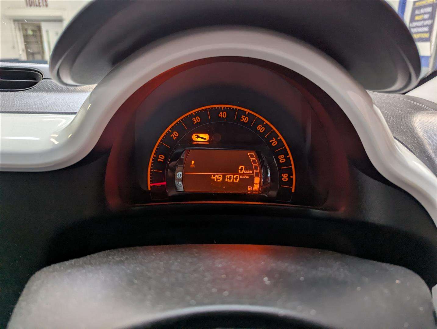 <p>2016 RENAULT TWINGO PLAY SCE</p>