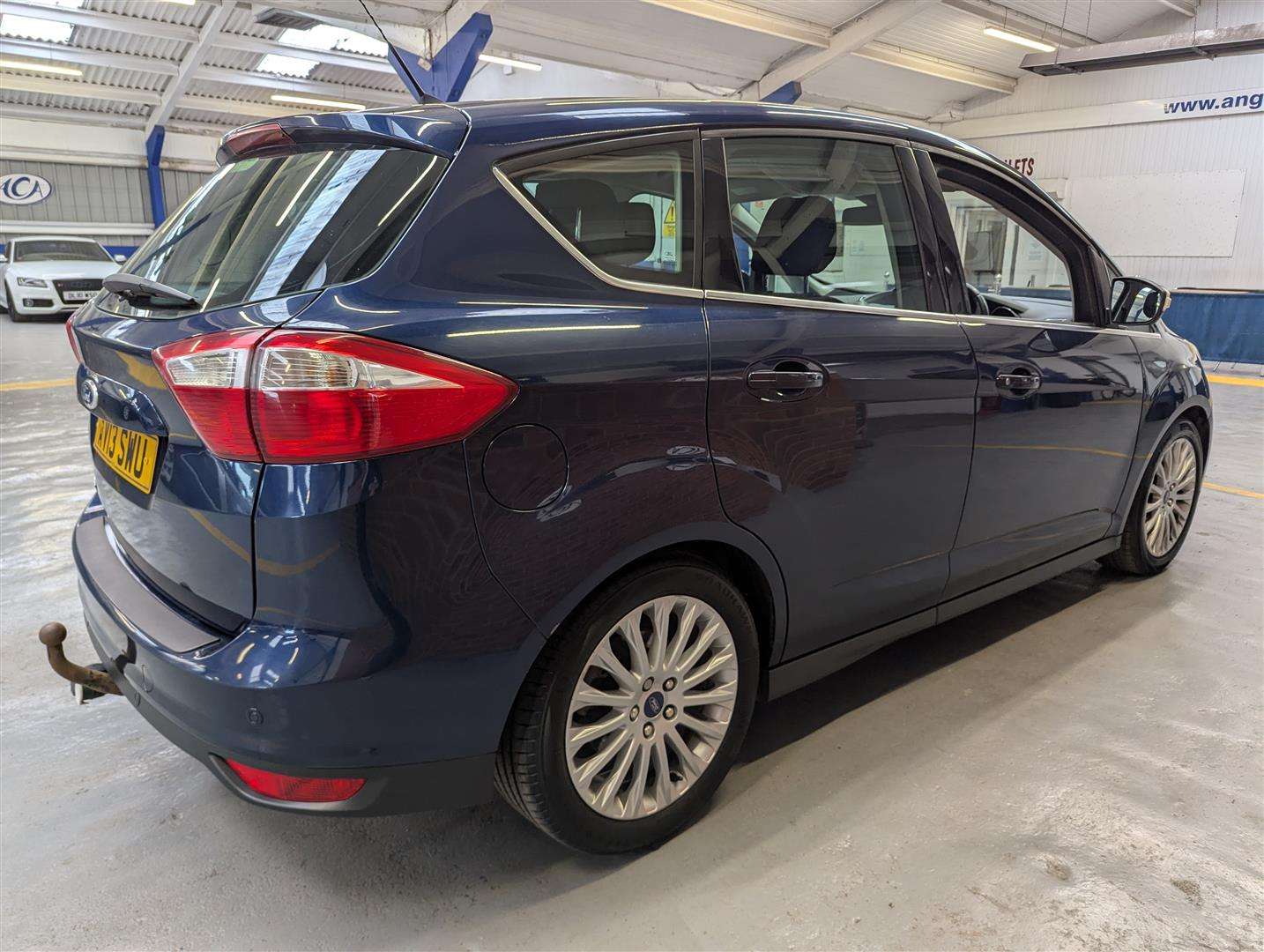 <p>2013 FORD C-MAX TITANIUM TDCI AUTO</p>