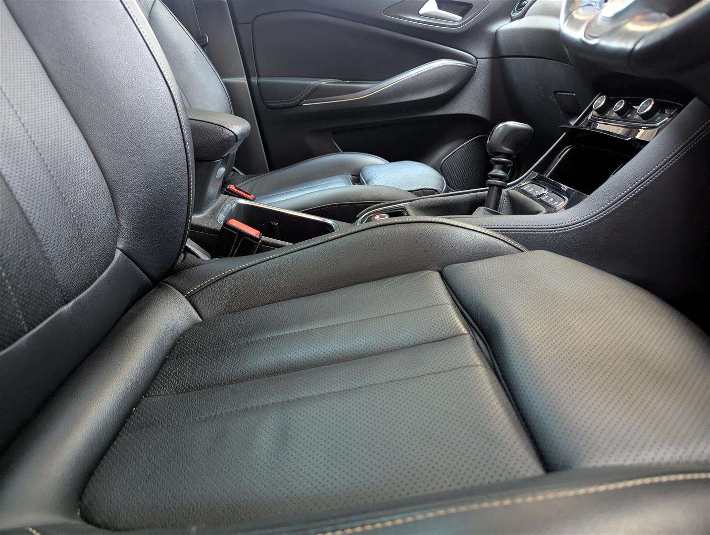 <p>2020 VAUXHALL GRANDLAND X ELITE NAV TUR</p>