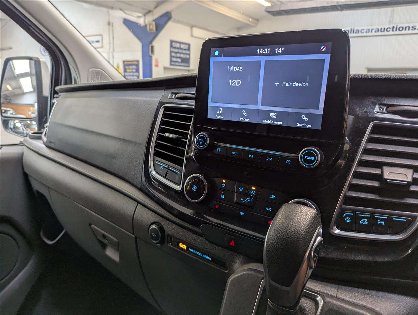 <p>2020 FORD TRANSIT CUSTOM **SOLD</p>