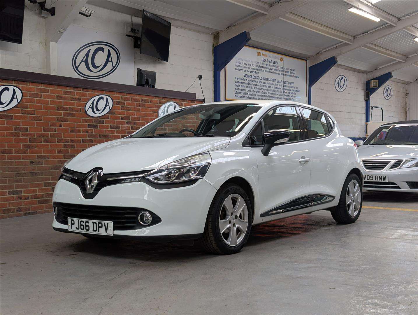 <p>2016 RENAULT CLIO DYNAMIQUE NAV DCI</p>
