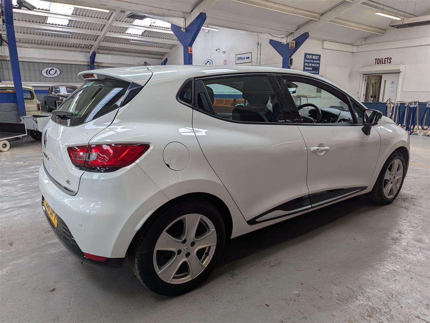 <p>2016 RENAULT CLIO DYNAMIQUE NAV DCI</p>