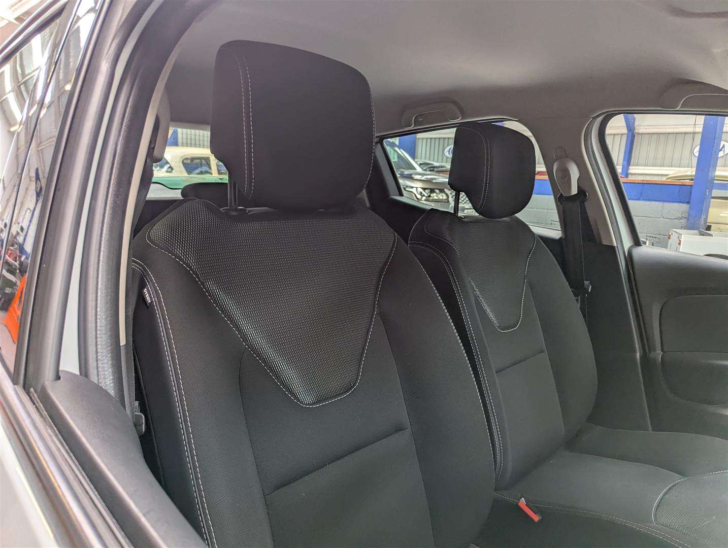 <p>2016 RENAULT CLIO DYNAMIQUE NAV DCI</p>