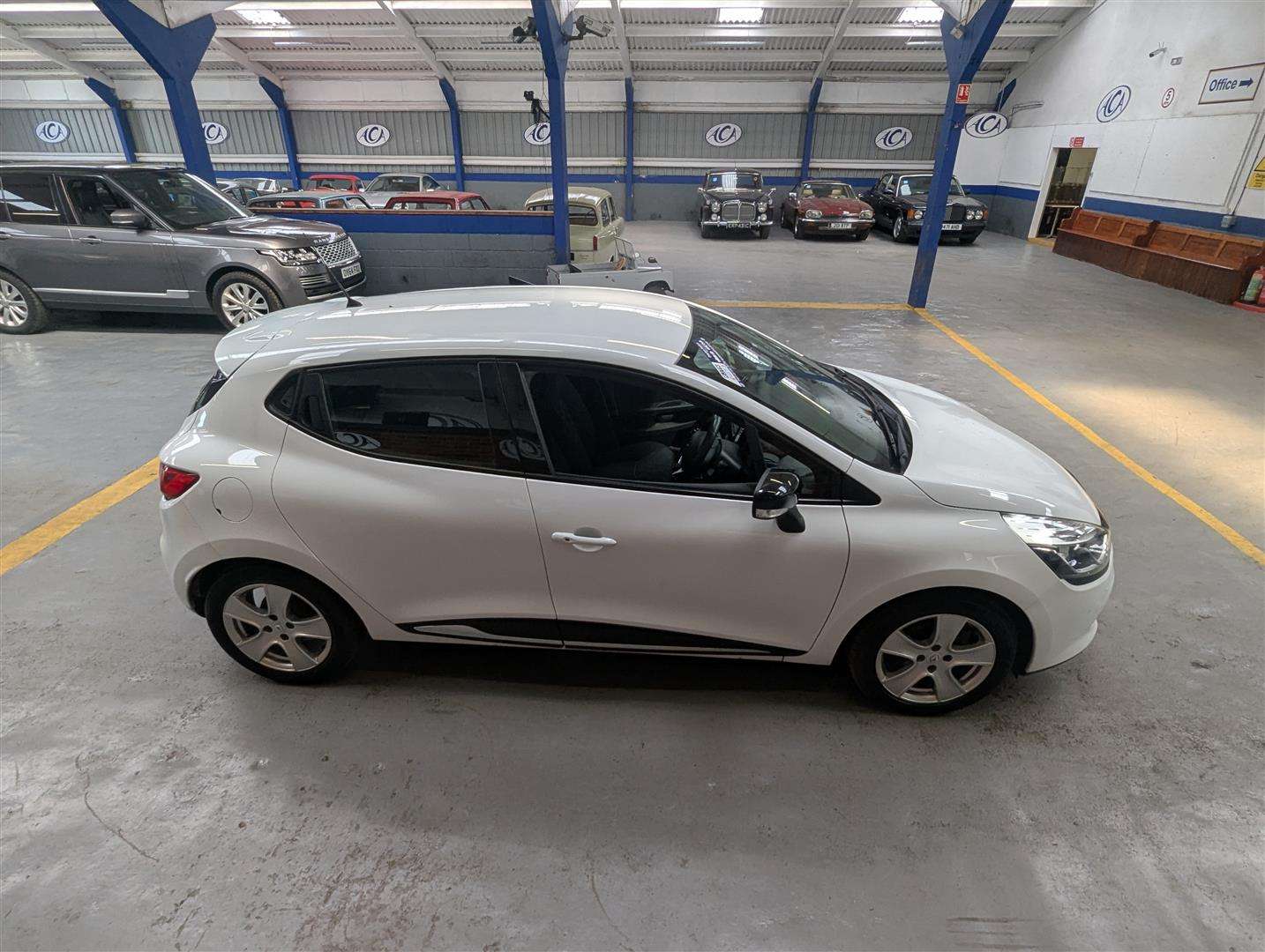 <p>2016 RENAULT CLIO DYNAMIQUE NAV DCI</p>