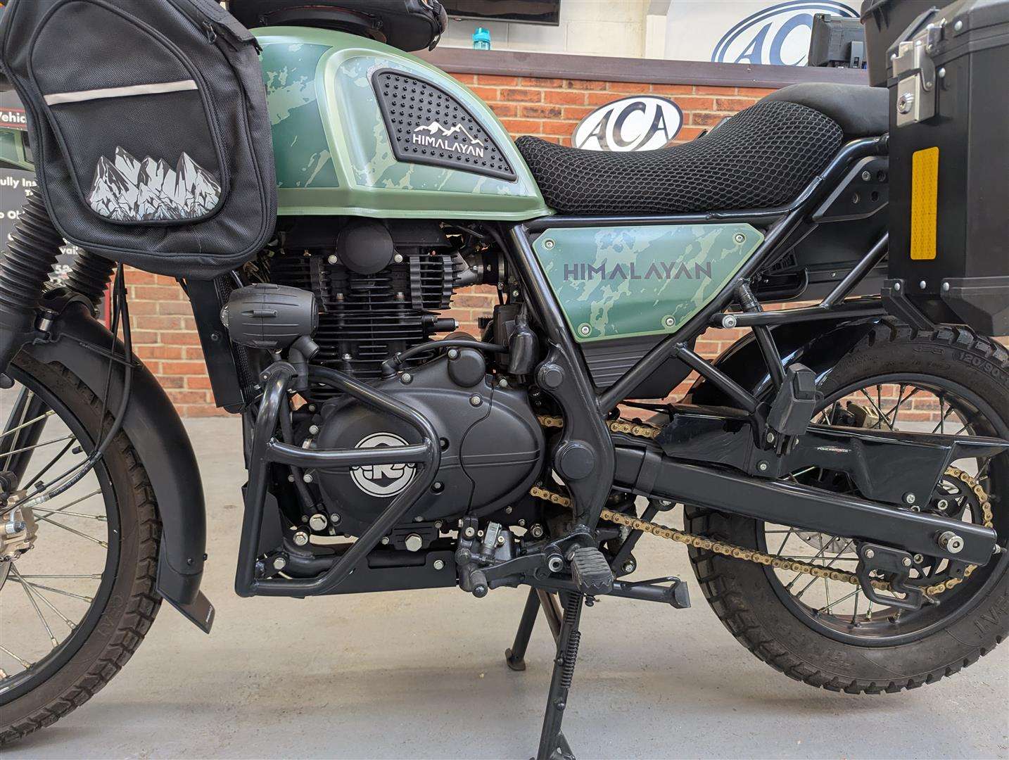 <p>2022 ROYAL ENFIELD HIMALAYAN E5</p>