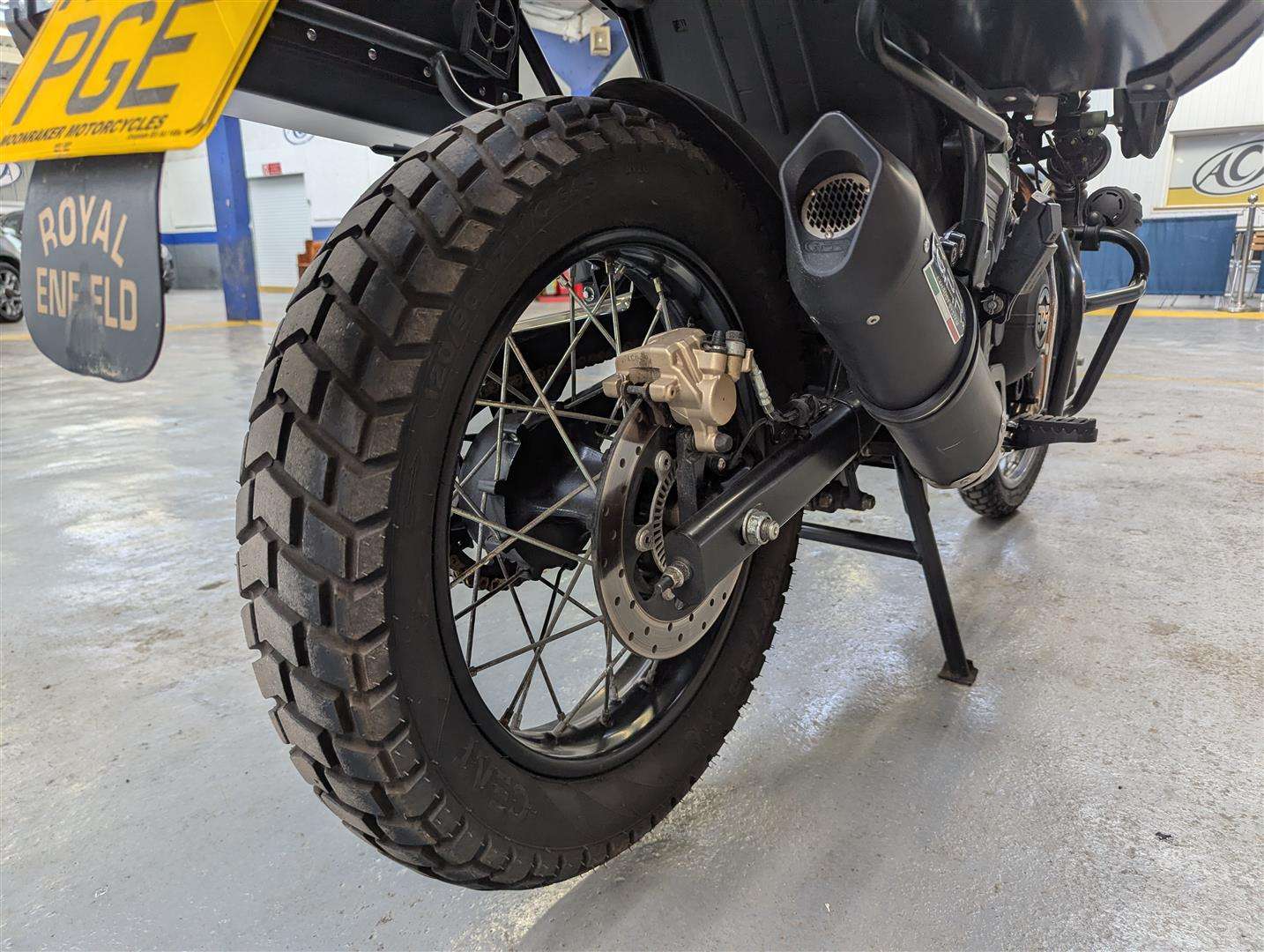 <p>2022 ROYAL ENFIELD HIMALAYAN E5</p>