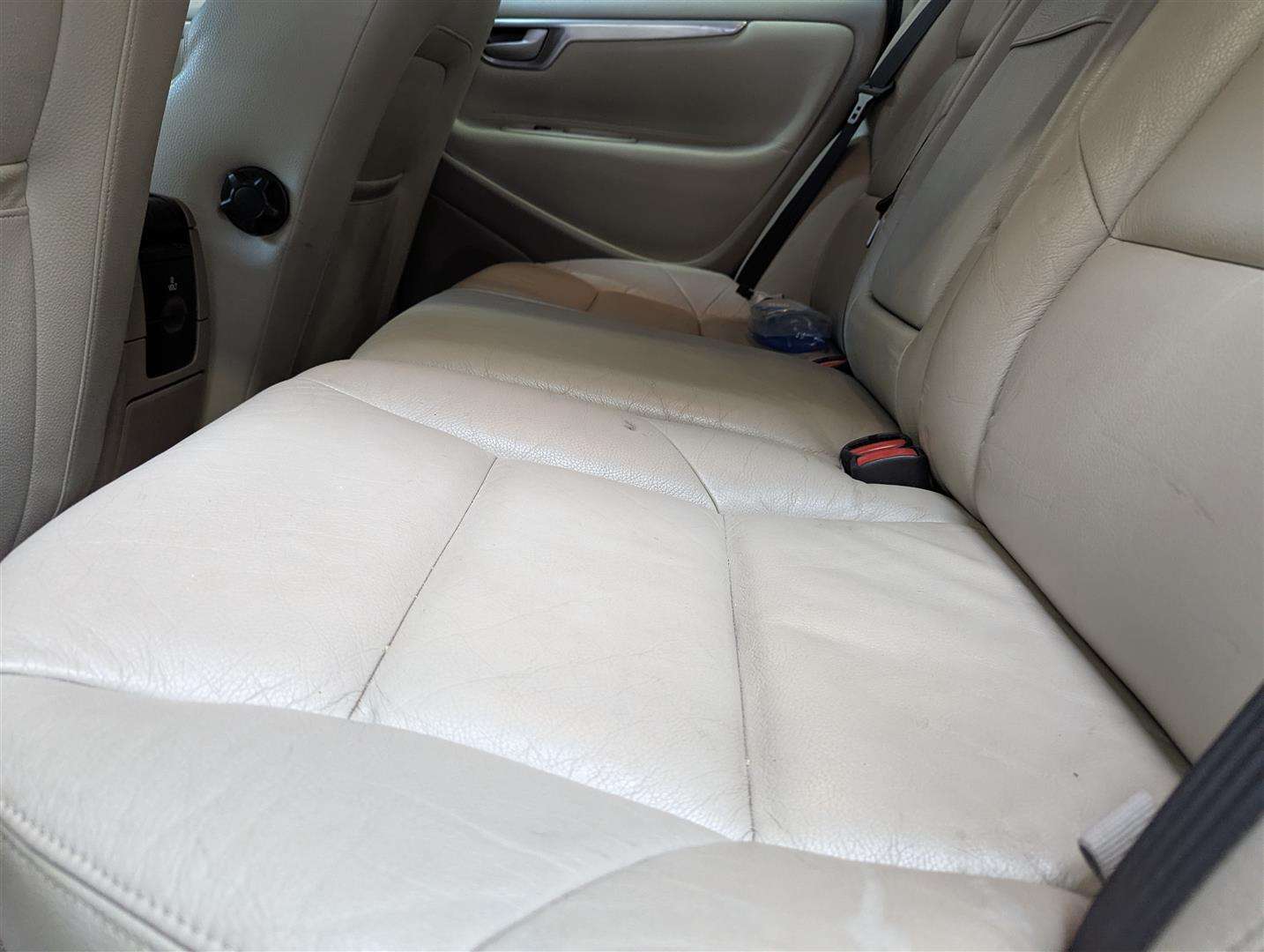 <p>2007 VOLVO V70 SE D5 AUTO **SOLD</p>