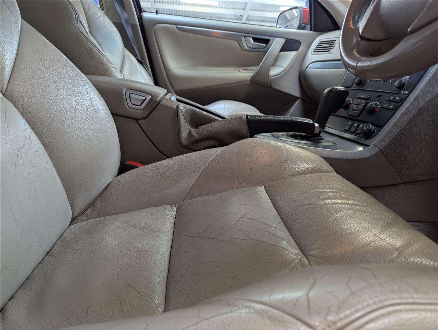 <p>2007 VOLVO V70 SE D5 AUTO **SOLD</p>