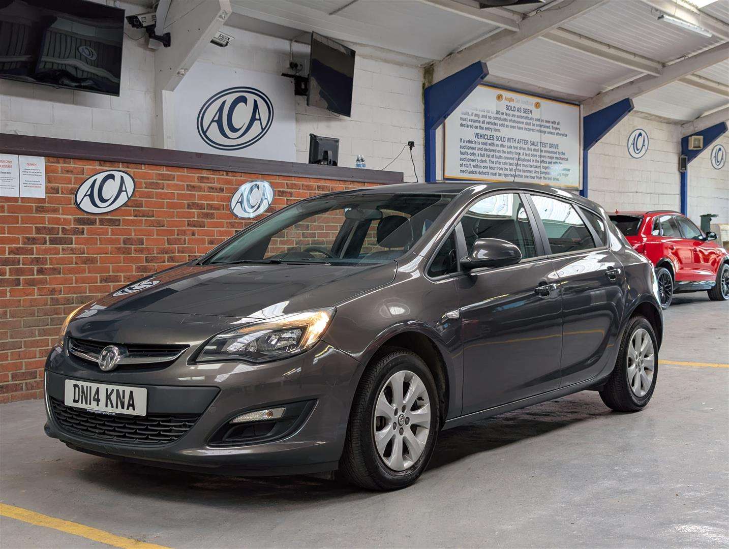 <p>2014 VAUXHALL ASTRA DESIGN</p>