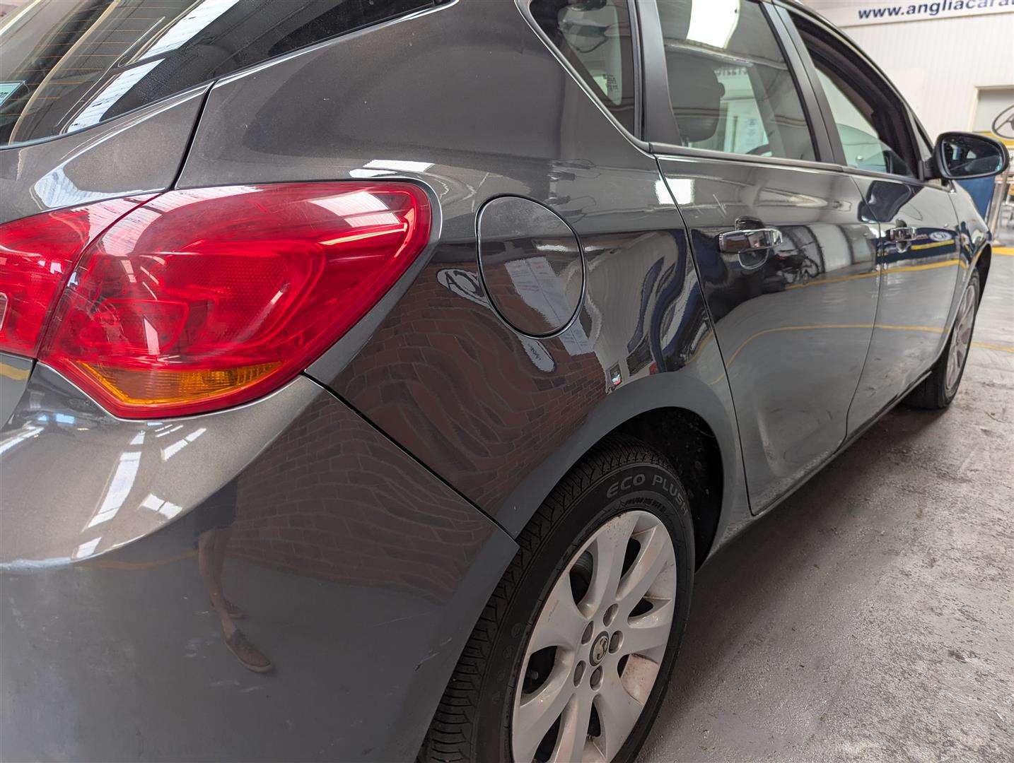 <p>2014 VAUXHALL ASTRA DESIGN</p>