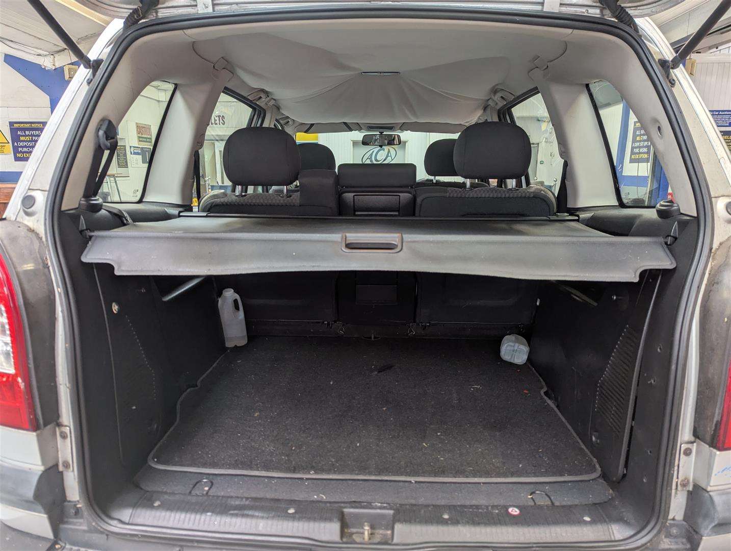 <p>2004 VAUXHALL ZAFIRA DESIGN DTI 16V A</p>