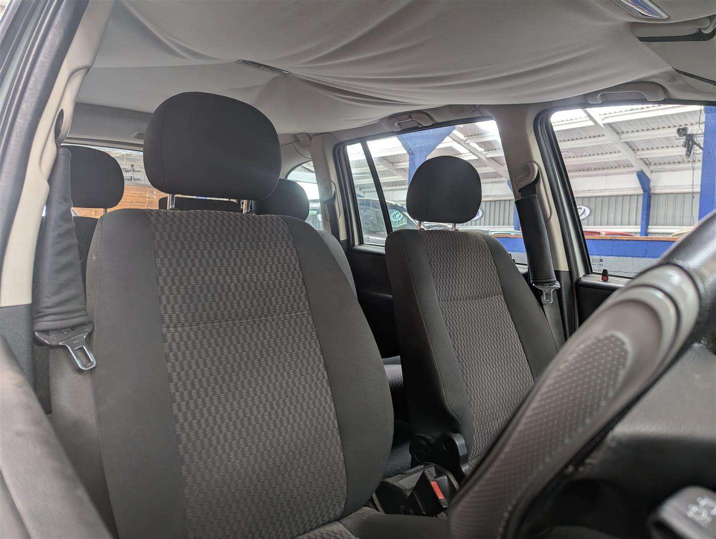 <p>2004 VAUXHALL ZAFIRA DESIGN DTI 16V A</p>