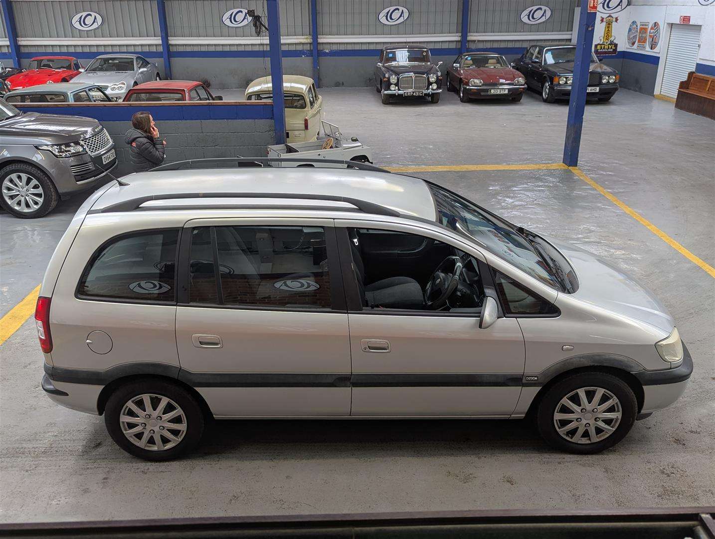 <p>2004 VAUXHALL ZAFIRA DESIGN DTI 16V A</p>