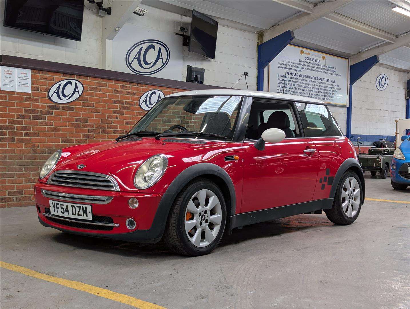 <p>2004 MINI MINI COOPER</p>
