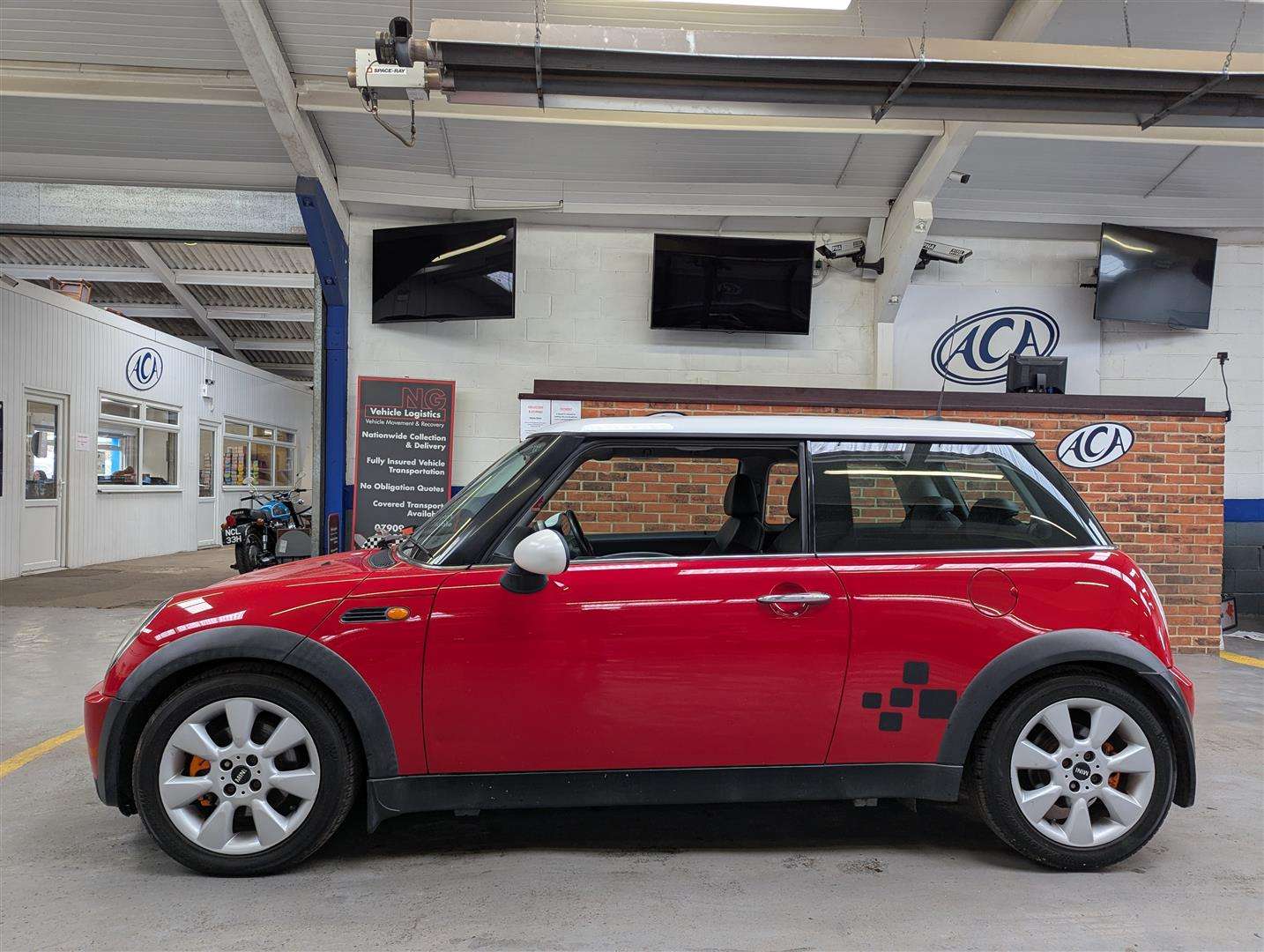 <p>2004 MINI MINI COOPER</p>