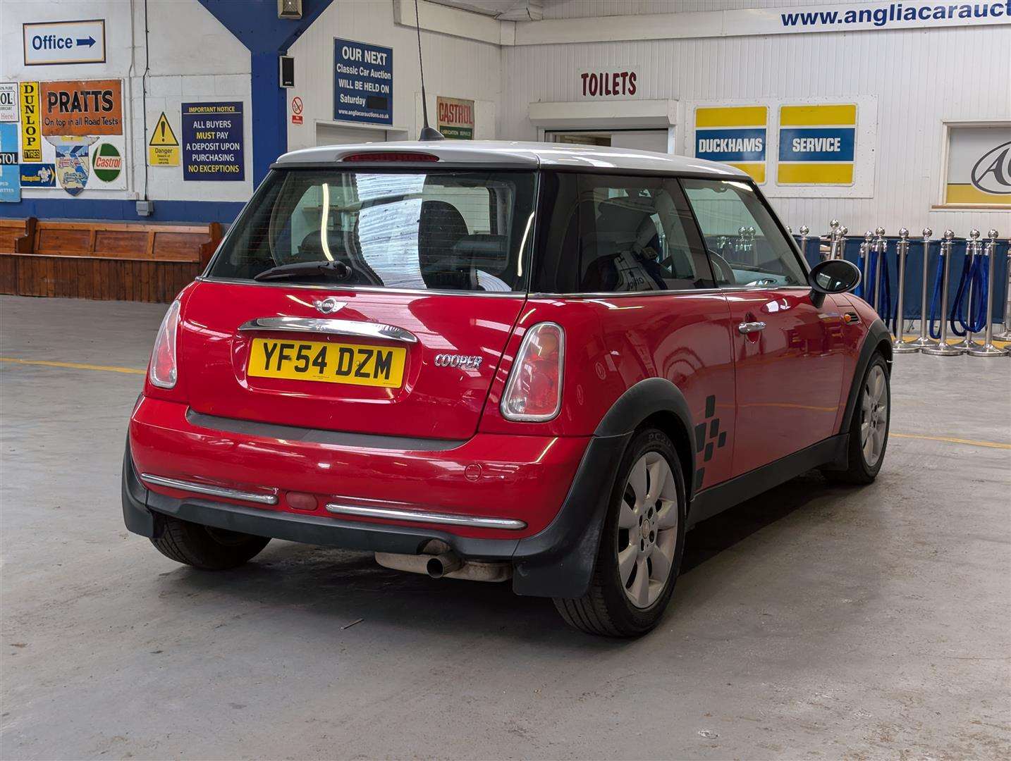 <p>2004 MINI MINI COOPER</p>