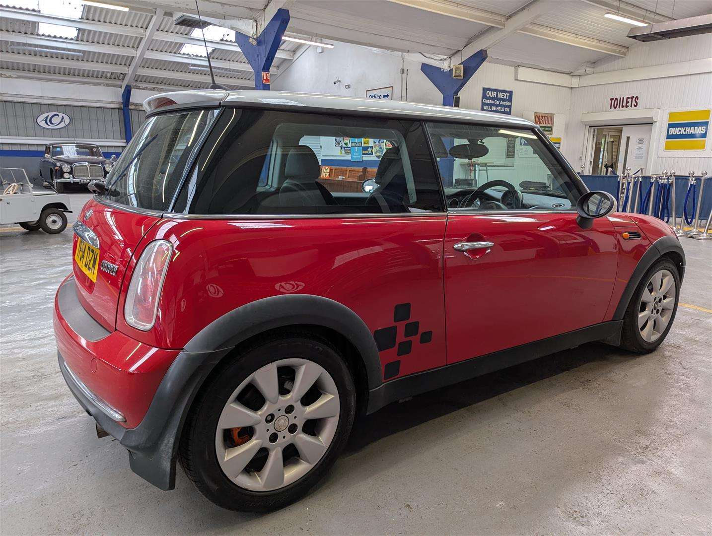 <p>2004 MINI MINI COOPER</p>